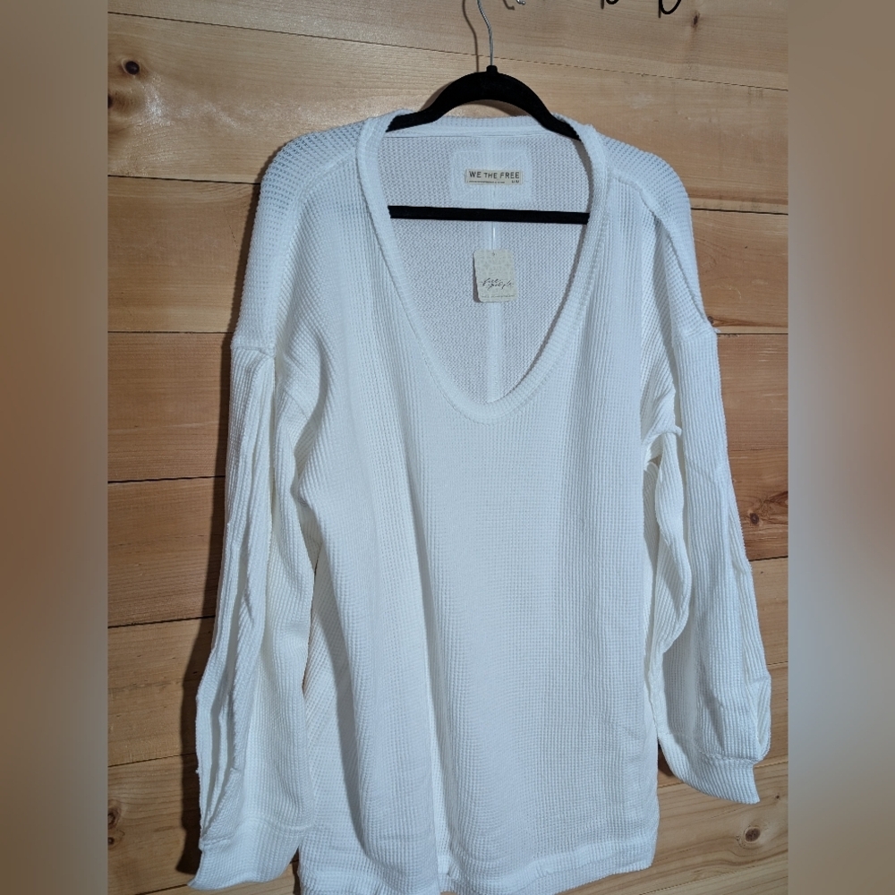 We The Free White V-Neck Textured Long Sleeve Shirt..New With Tags